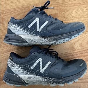 New Balance Summit QOM Goretex Vibram Womens 9  wide Trail Running Sneakers Blue